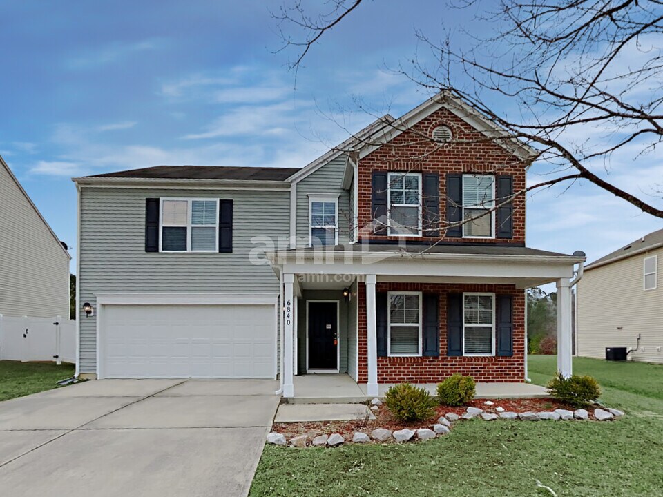 6840 Horseback Ln in Raleigh, NC - Building Photo