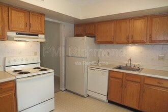 1623 Congressional Ct in Richmond, VA - Building Photo - Building Photo