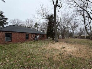 520 Hentschel Pl in Ferguson, MO - Building Photo - Building Photo