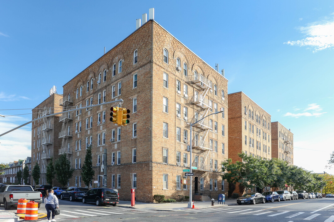 Boulevard Arms in Brooklyn, NY - Building Photo