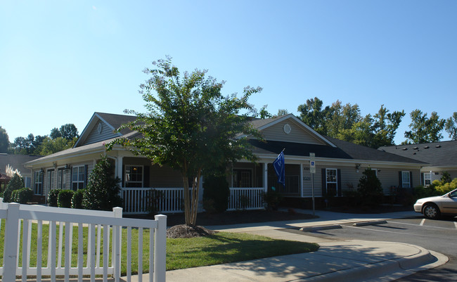 Honeycreek Senior Apartments in Charlotte, NC - Building Photo - Building Photo