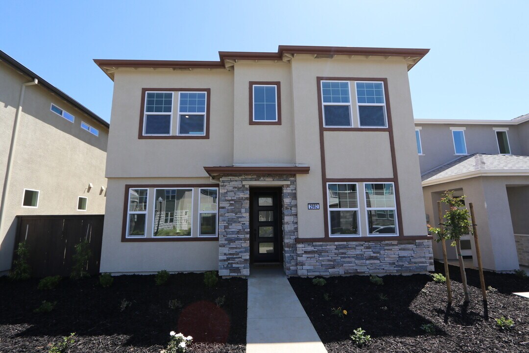 2982 Melo Pearl St in Sacramento, CA - Foto de edificio