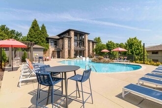 Aventura Falcon Valley in Lenexa, KS - Building Photo - Building Photo