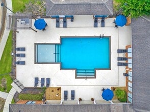 Village at Midtown in Mobile, AL - Foto de edificio - Building Photo