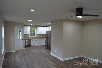 620 W Bell St in Statesville, NC - Building Photo - Building Photo