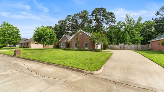 2705 Landon Ln in Texarkana, TX - Building Photo - Building Photo