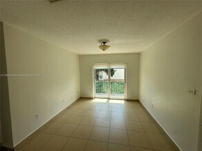 627 SW 3rd St in Miami, FL - Building Photo - Building Photo
