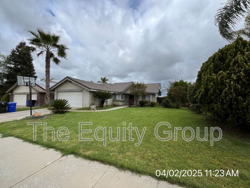 1644 W Date Ave in Porterville, CA - Building Photo