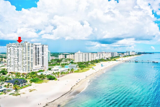 111 Briny Ave in Pompano Beach, FL - Foto de edificio - Building Photo