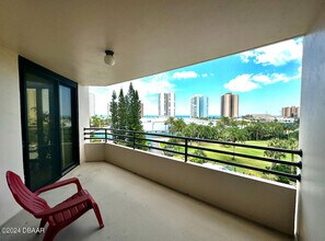 1 Oceans W Blvd in Daytona Beach, FL - Building Photo - Building Photo