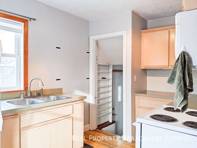 3 Bed House w/ Fenced-In Yard in Sioux Falls, SD - Building Photo - Building Photo