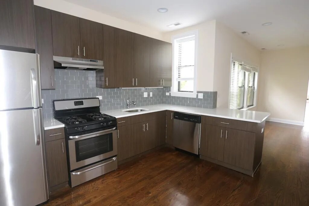 3710 N Wilton Ave, Unit 2 in Chicago, IL - Foto de edificio