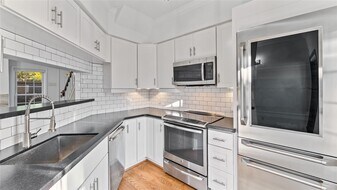 2215 Stanford St in Houston, TX - Building Photo