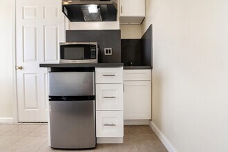South Park Place Apartments in Los Angeles, CA - Building Photo - Building Photo