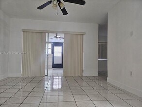 10641 SW 108th Ave in Miami, FL - Building Photo - Building Photo