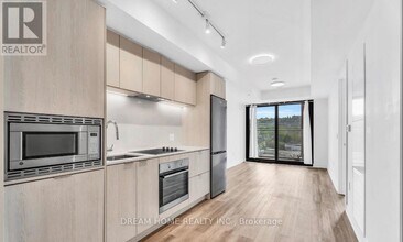 1 Jarvis St in Hamilton, ON - Building Photo - Building Photo