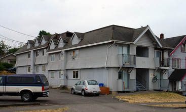 322 E Wright Ave in Tacoma, WA - Building Photo - Building Photo