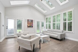 215 Camden Rd NE in Atlanta, GA - Building Photo - Building Photo