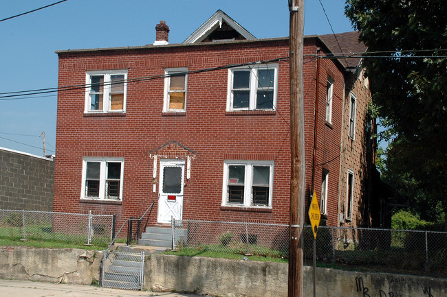 724 W 3rd St in Chester, PA - Foto de edificio - Building Photo