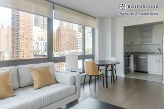 500 W 56th St in New York, NY - Building Photo - Building Photo