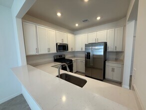 14995 White Pearl Rd in Punta Gorda, FL - Building Photo - Building Photo