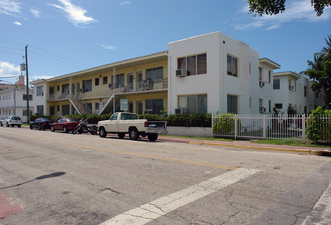 830 9th St in Miami Beach, FL - Building Photo