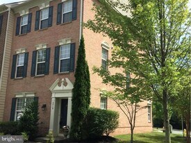 4919 Chaste Tree Pl in Woodbridge, VA - Building Photo