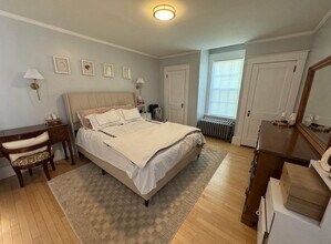 413 Hammond St, Unit 1 in Bangor, ME - Foto de edificio - Building Photo