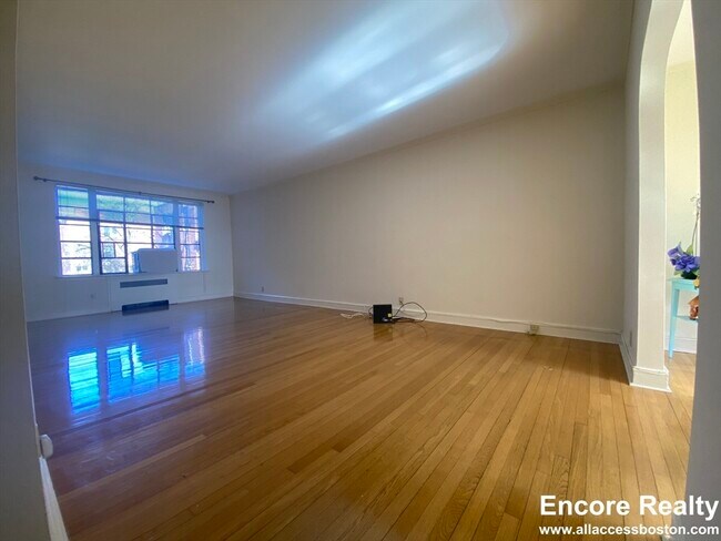 103 Longwood Ave, Unit #1 in Brookline, MA - Building Photo - Building Photo