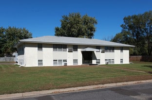 Aspen Apartments in Fridley, MN - Building Photo