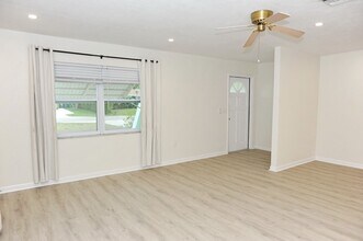 709 95th Ave N in Naples, FL - Building Photo - Building Photo