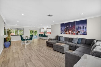 407 SE 5th St in Dania Beach, FL - Foto de edificio - Building Photo