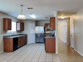 12803 Salerno Way in San Antonio, TX - Foto de edificio - Building Photo