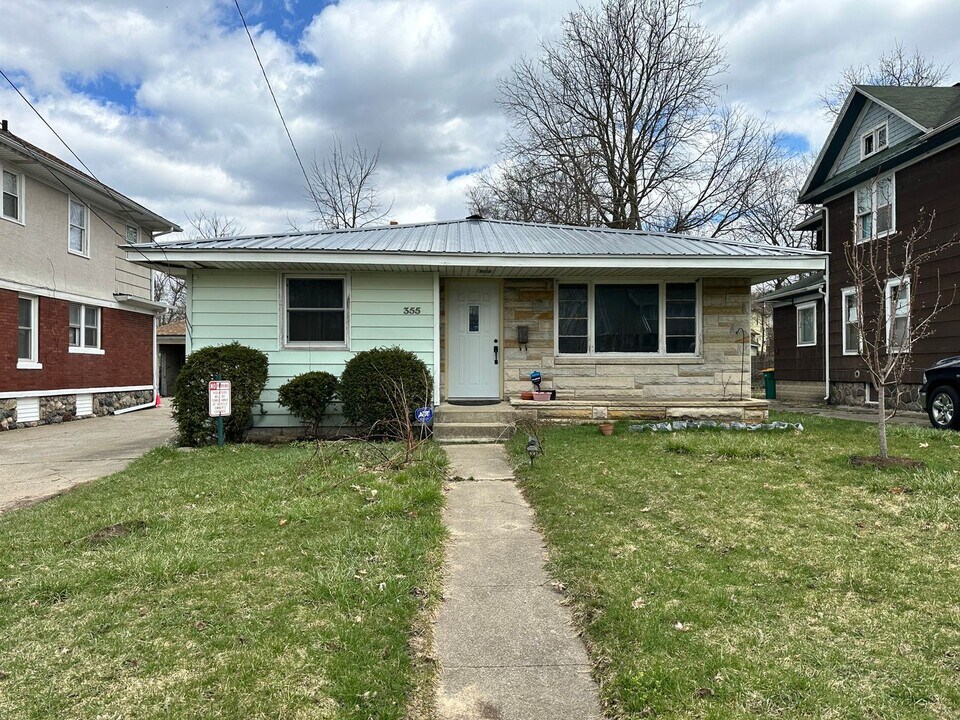 355 Main St in Battle Creek, MI - Building Photo