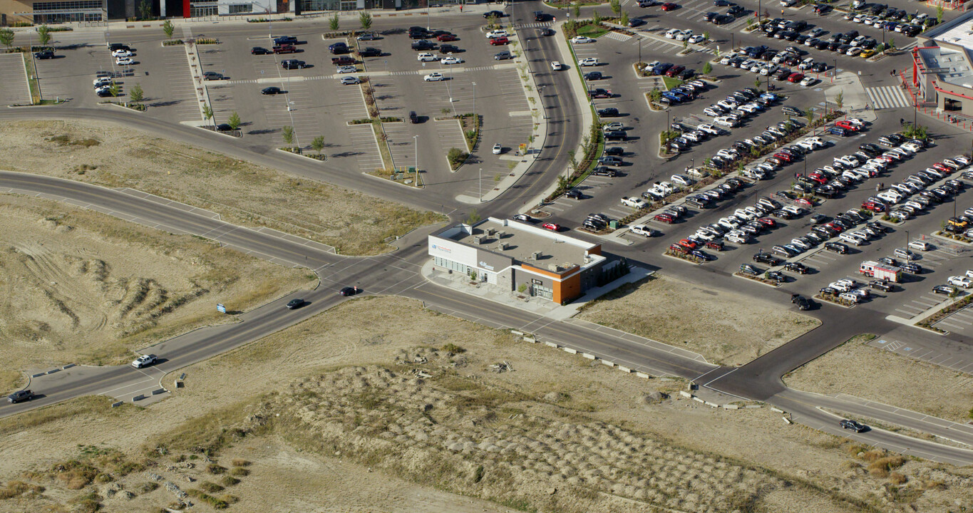 East Hills Crossing in Calgary, AB - Building Photo