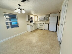 2106 Lyra Dr in Holiday, FL - Building Photo - Building Photo