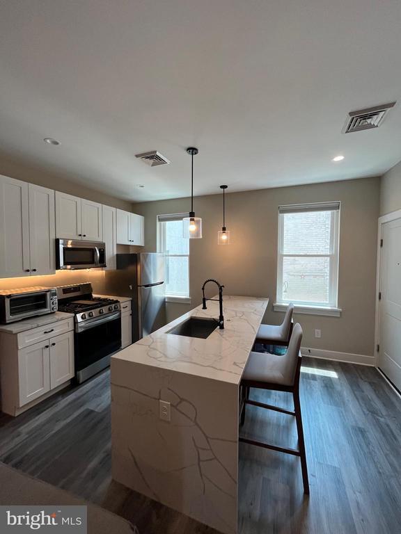 1513 W Girard Ave in Philadelphia, PA - Building Photo - Building Photo