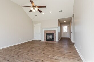 323 Buttonwood Dr in Smyrna, TN - Building Photo - Building Photo