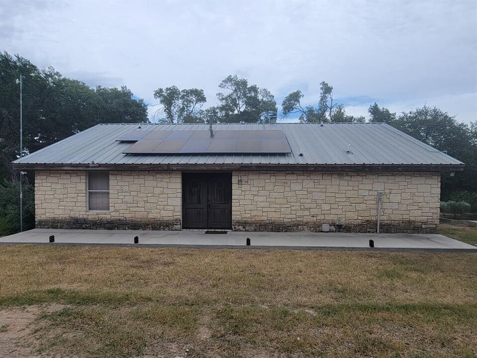 24369 Bingham Creek Rd in Leander, TX - Building Photo