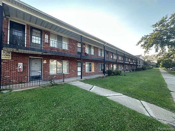 property at 4535 Cadieux Rd