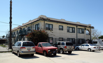 Obershaw House in San Bernardino, CA - Foto de edificio - Building Photo