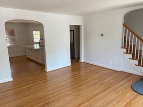 111 Glen Argyle Rd in Baltimore, MD - Foto de edificio - Building Photo