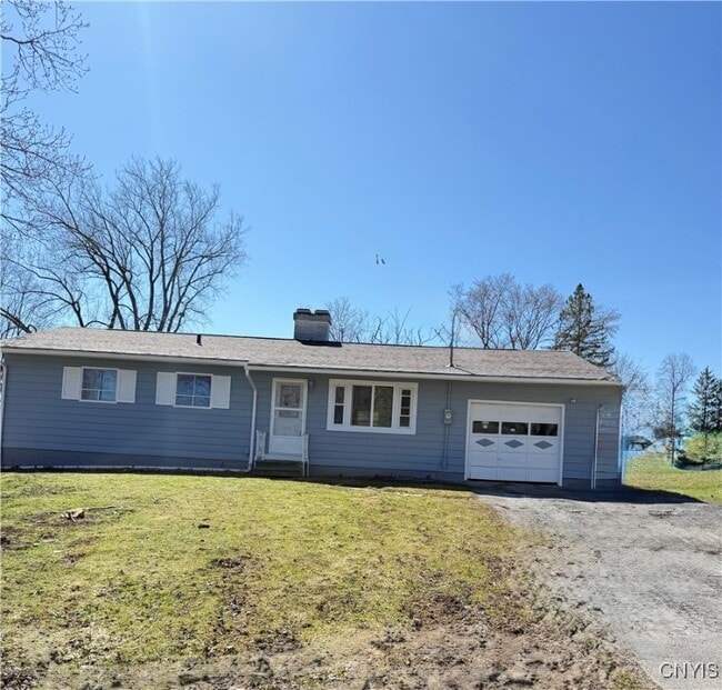 56 Hollywood Dr in Whitesboro, NY - Building Photo - Building Photo