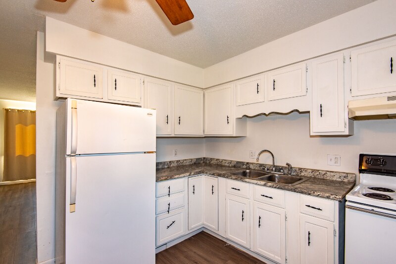 101-102 4th in Grinnell, IA - Building Photo