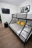 801 E Knollwood St in Tampa, FL - Building Photo