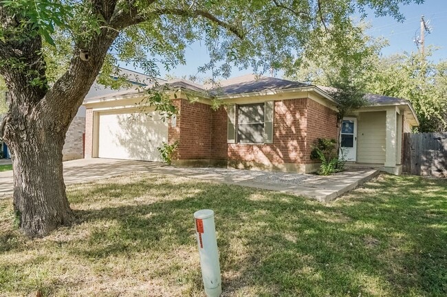2004 Buckeye Ln in Round Rock, TX - Building Photo - Building Photo