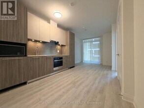 65 Broadway Ave in Toronto, ON - Building Photo - Building Photo