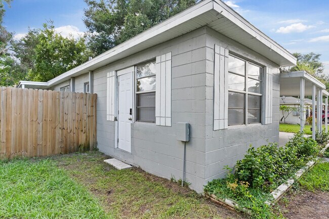 4501 N 36th St, Unit SI ID1244311P in Tampa, FL - Building Photo - Building Photo