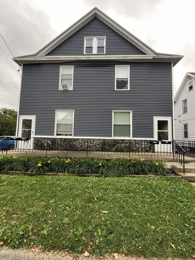 917 W 3rd St, Unit 917 W 3rd Street 1