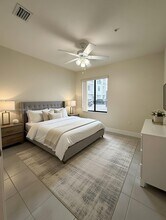 8301 NW 41st St, Unit B-107 in Doral, FL - Foto de edificio - Building Photo